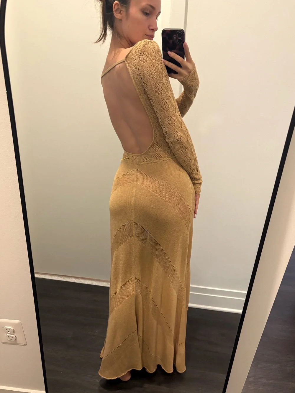 Y2K knit Women’s Long Sleeve V-Neck Knit Maxi Dress - Tan small/ medium
